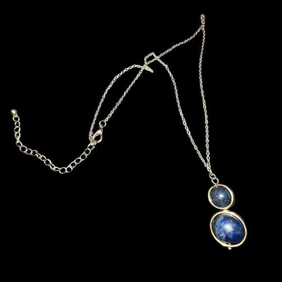 Lapis Lazuli and Gold Tone Spinning Pendant Necklace - Picture 5 of 7
